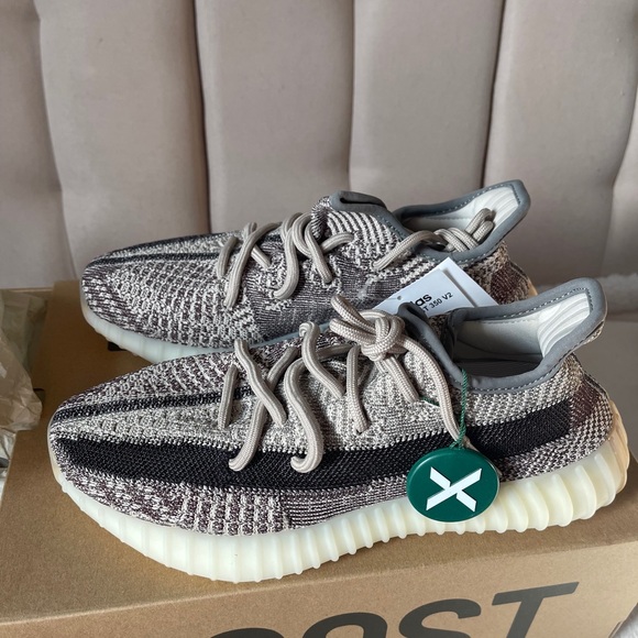 adidas Yeezy Boost 350 V2 Zyon - Picture 4 of 10